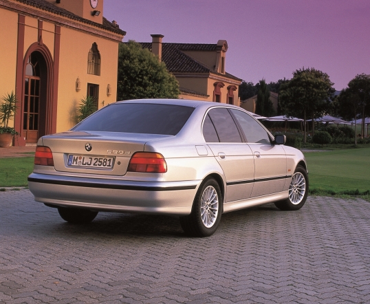  BMW 530d sedán [en todo el mundo] (E39) '1998–2000