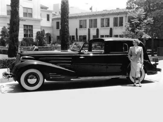 Cadillac V16 452-D Town Car, Marlene Dietrich