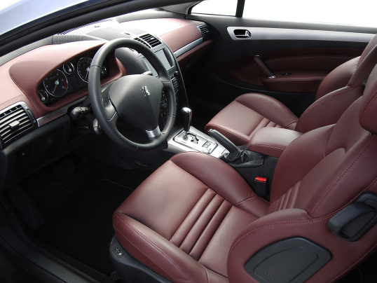  Interior Peugeot Coupé.  V6 HDi'-